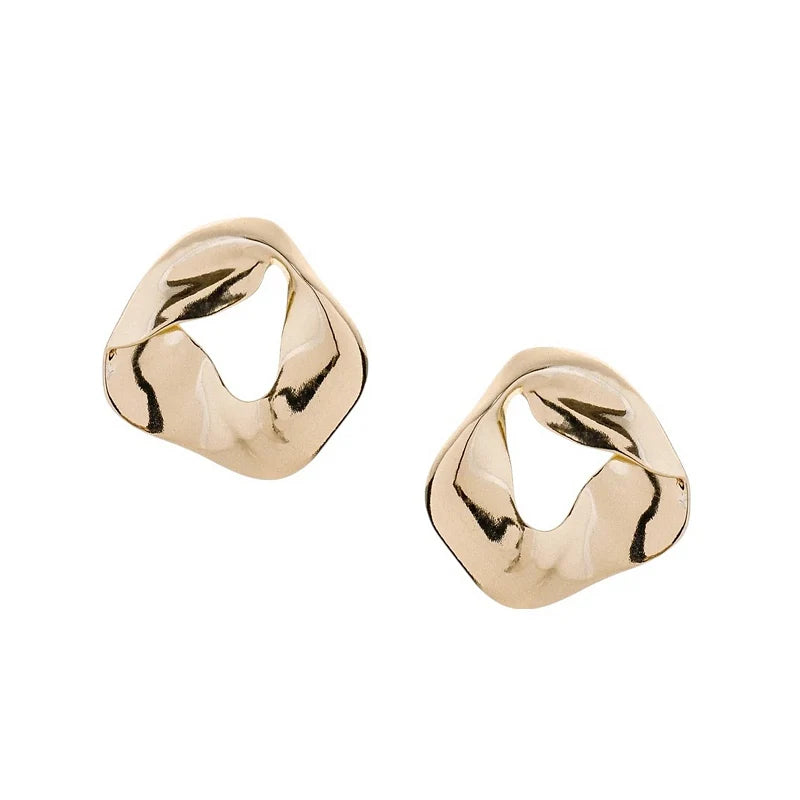 Tutti Oversized Scrunch Stud Earring
