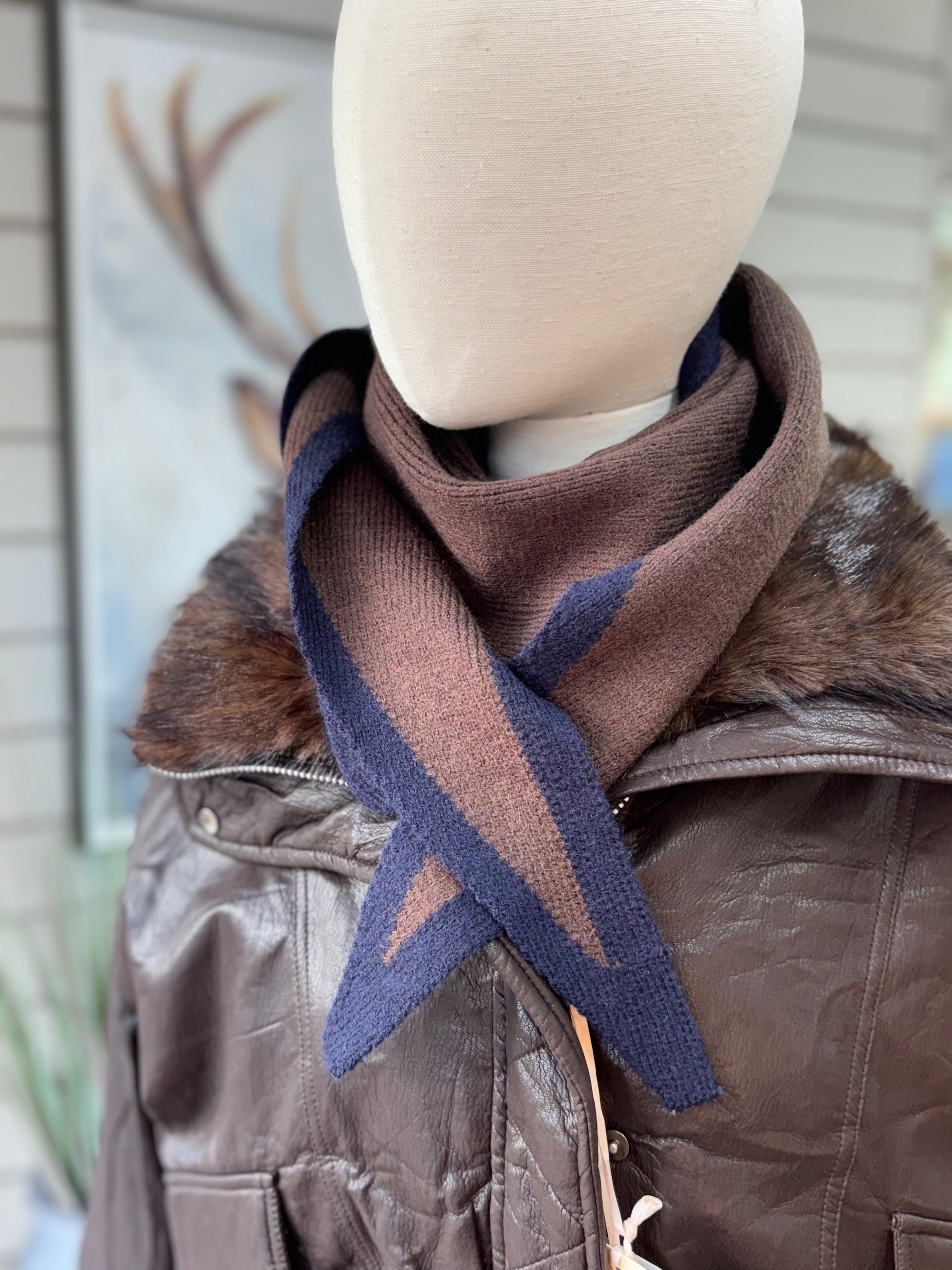 Triangle Scarf Small Navy / Brown